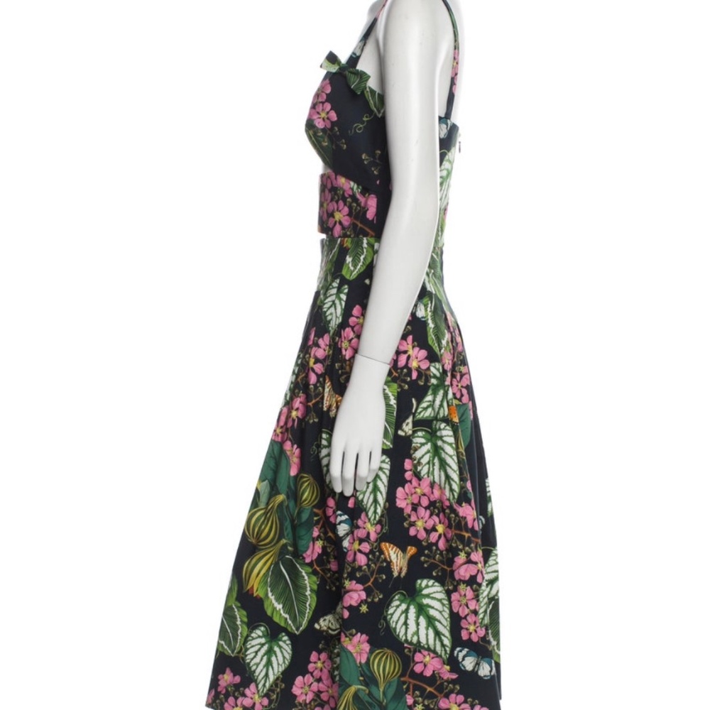 Oscar de la Renta - Picture 3 of 5